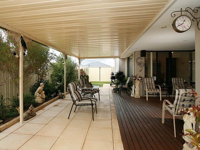 15 Normanby Bend, Success WA 6164