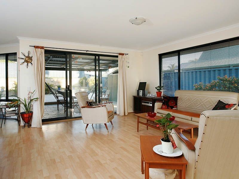 17 Paitt Street, Willagee WA 6156