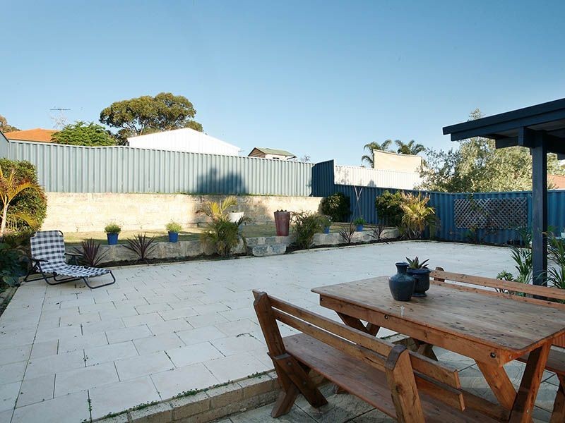 17 Paitt Street, Willagee WA 6156