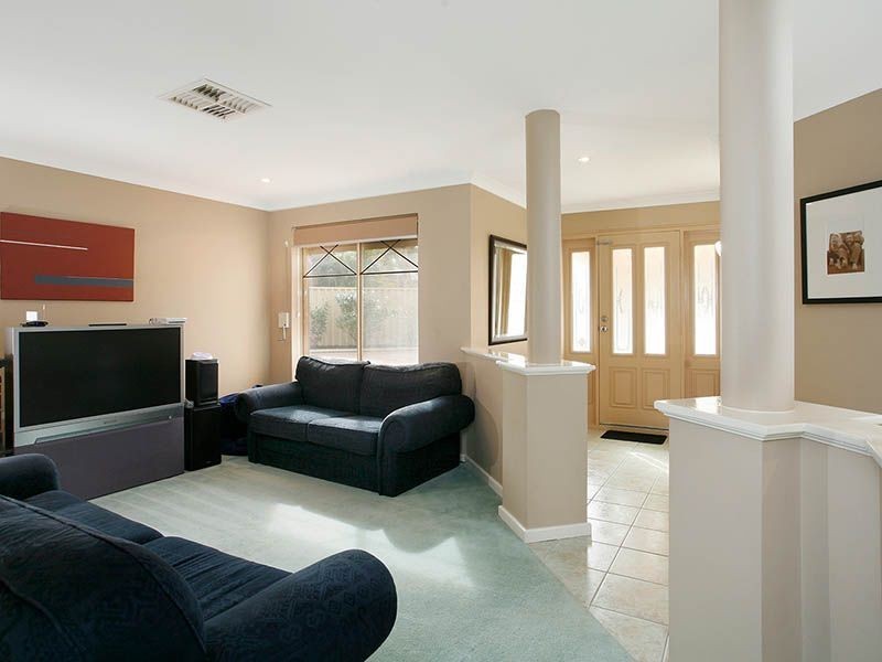 7A Rainbow Gardens, Bibra Lake WA 6163