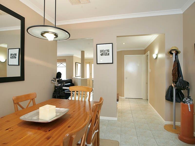 7A Rainbow Gardens, Bibra Lake WA 6163