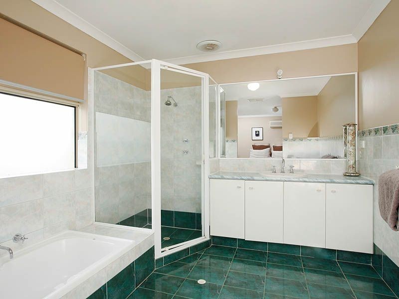 7A Rainbow Gardens, Bibra Lake WA 6163