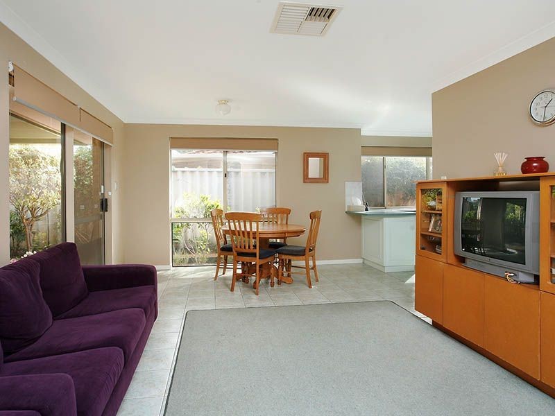 7A Rainbow Gardens, Bibra Lake WA 6163