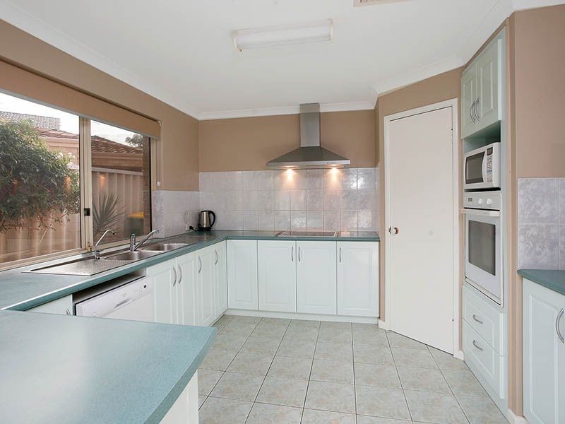 7A Rainbow Gardens, Bibra Lake WA 6163
