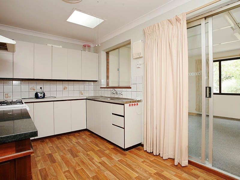 7 Longfield Road, Maddington WA 6109