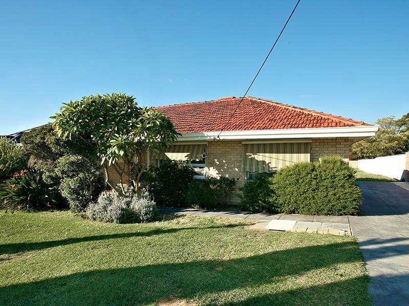 168 Carrington Street, Hilton WA 6163