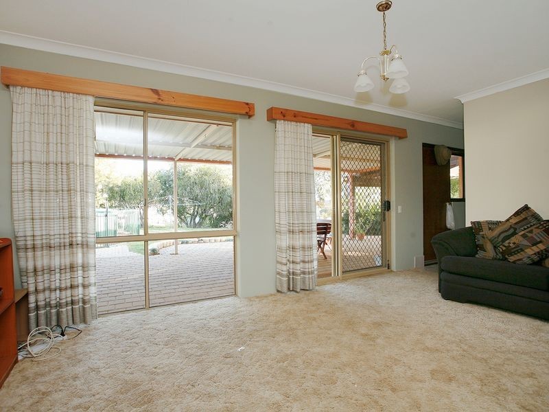 15 Burndale Road, Mount Richon WA 6112