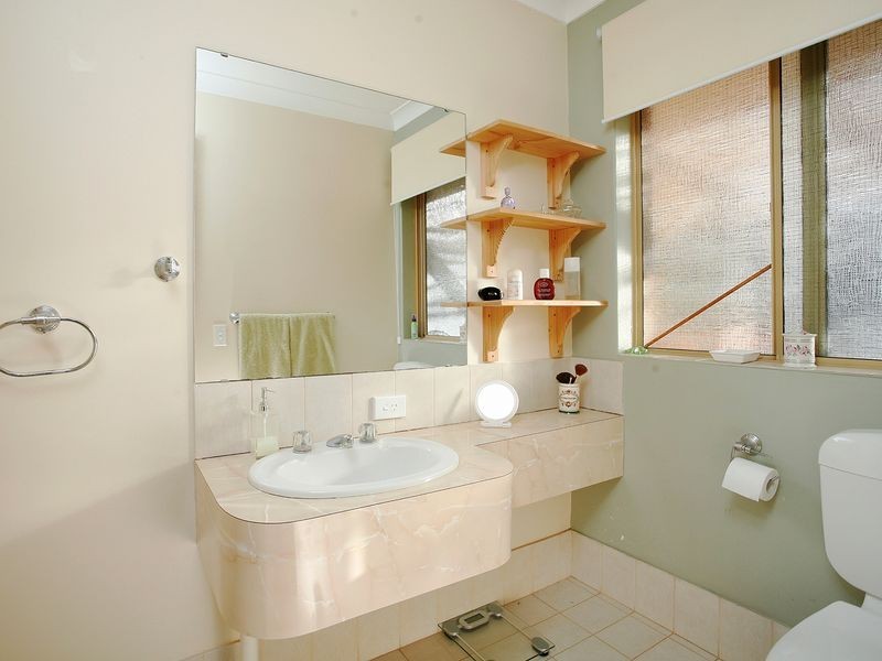 15 Burndale Road, Mount Richon WA 6112