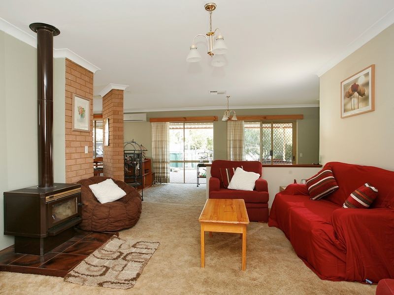 15 Burndale Road, Mount Richon WA 6112