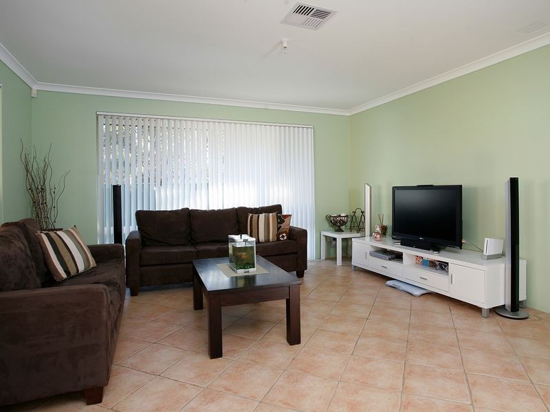 37 Marshwood Retreat, Bibra Lake WA 6163