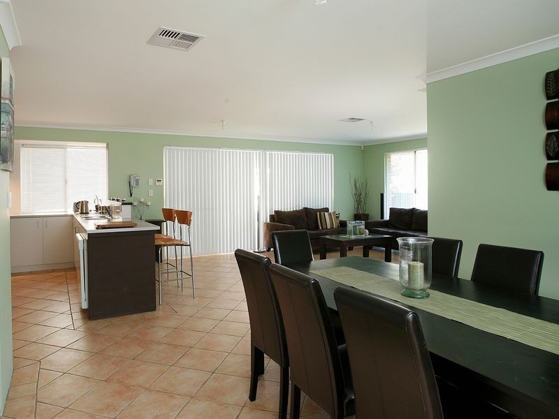 37 Marshwood Retreat, Bibra Lake WA 6163