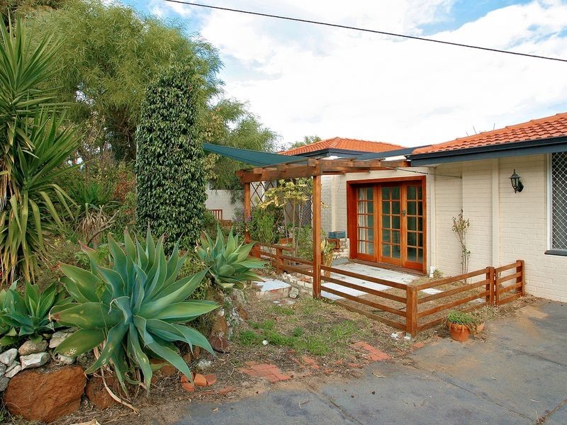1 Prowse Street, Beaconsfield WA 6162