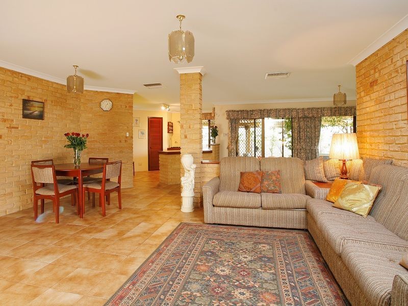 21 Bayliss Road, Kardinya WA 6163