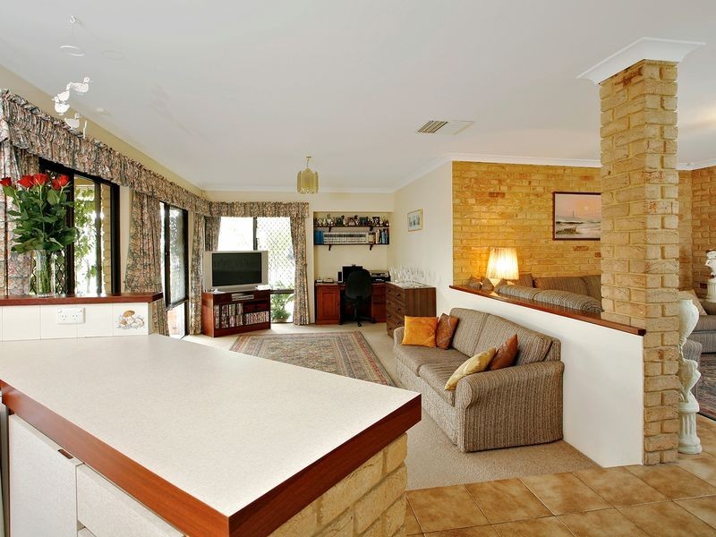 21 Bayliss Road, Kardinya WA 6163