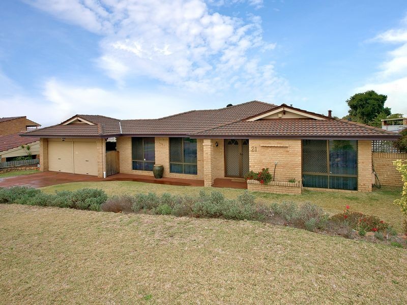 21 Bayliss Road, Kardinya WA 6163