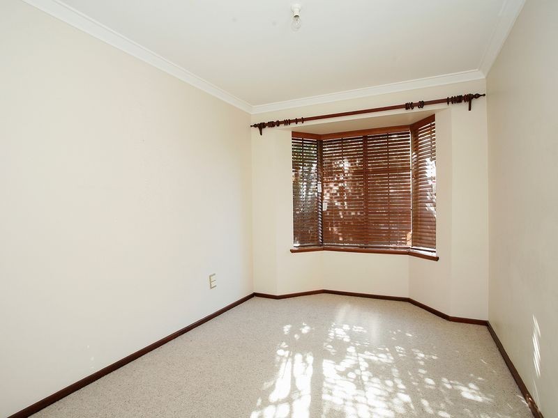 35 Petterson Ave, Kardinya WA 6163