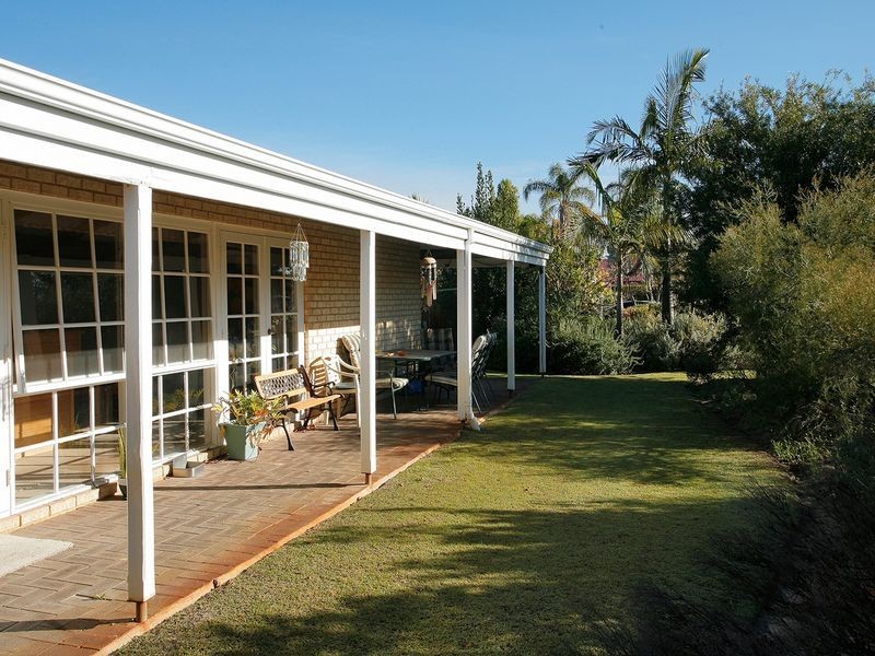 7 Farmhouse Drive, Bibra Lake WA 6163