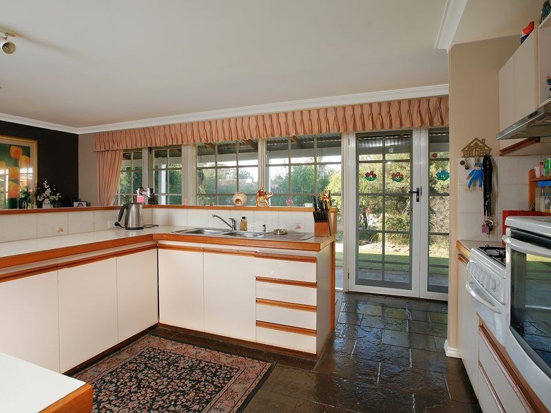 7 Farmhouse Drive, Bibra Lake WA 6163