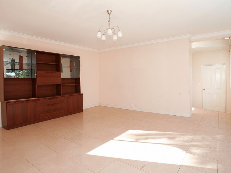 19 Oswald Street, Coolbellup WA 6163