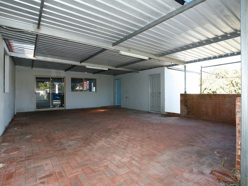 19 Oswald Street, Coolbellup WA 6163