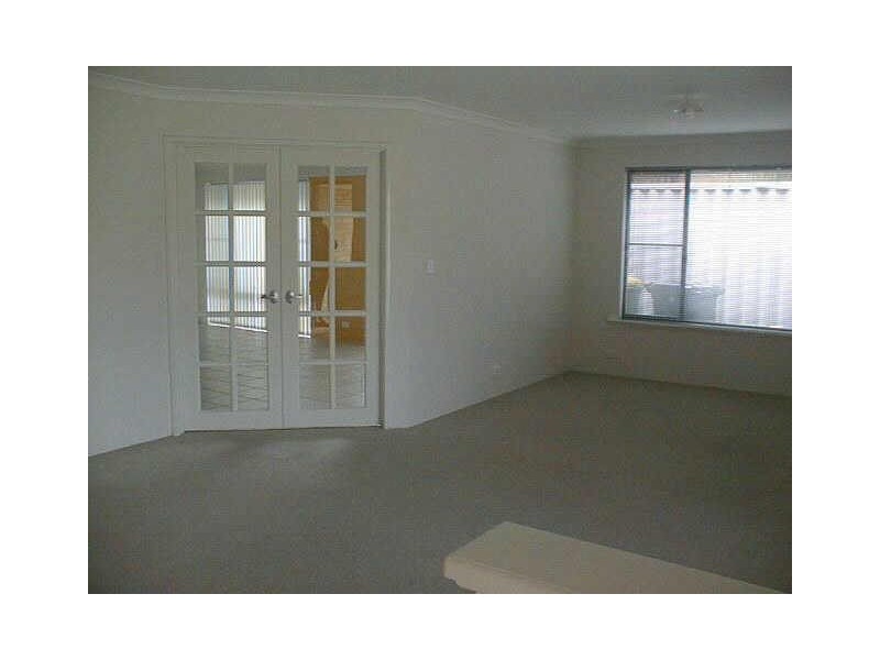 17 Constitution Gardens, Bibra Lake WA 6163