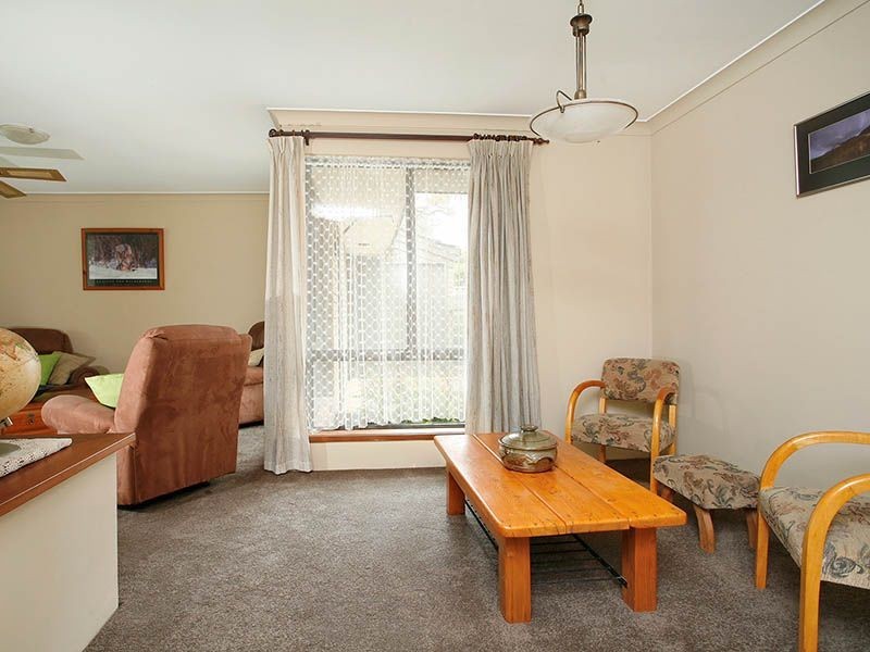 4 Larkspur Crescent, Yangebup WA 6164