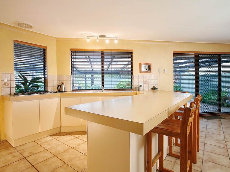 4 Larkspur Crescent, Yangebup WA 6164