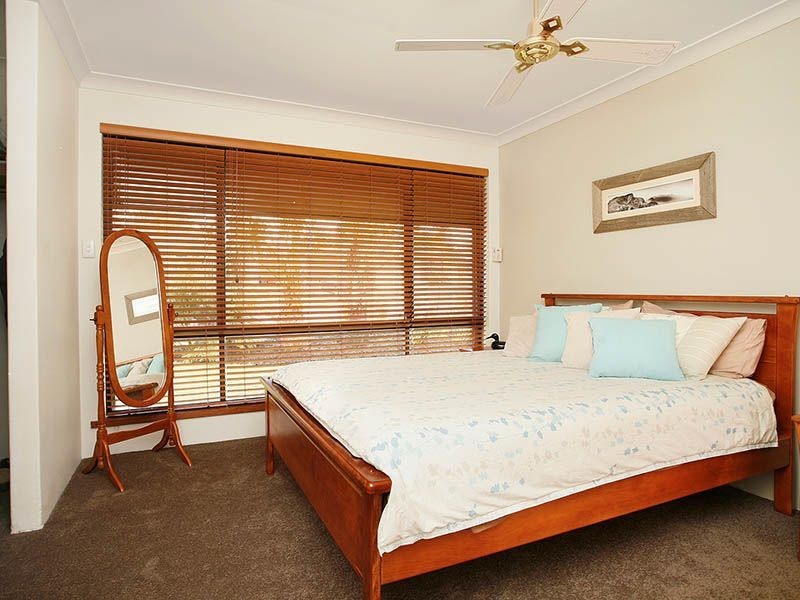 4 Larkspur Crescent, Yangebup WA 6164