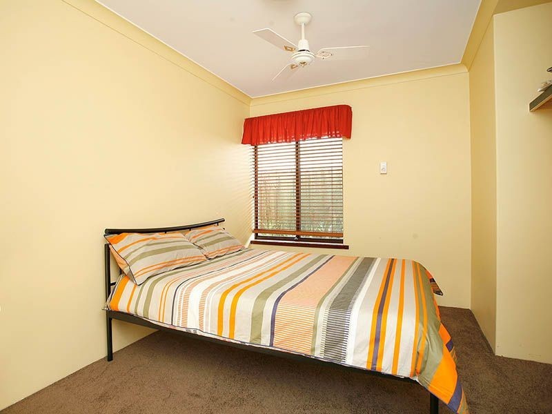 4 Larkspur Crescent, Yangebup WA 6164