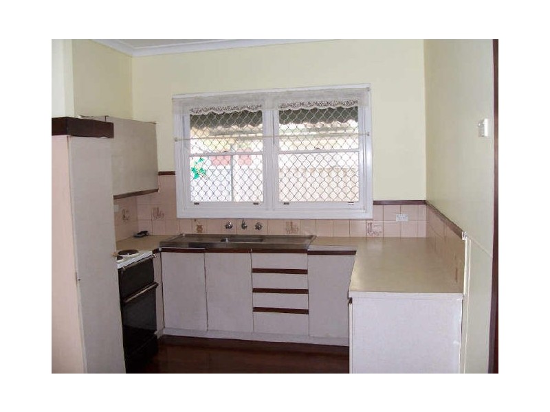 9 Curan Street, Coolbellup WA 6163