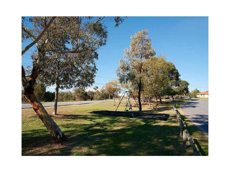 2 Pausin Crescent, Bibra Lake WA 6163