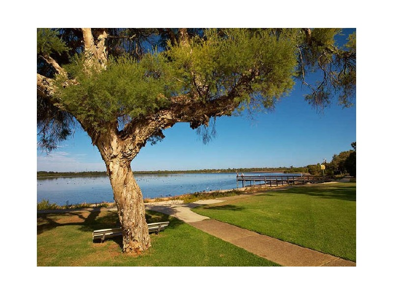 2 Pausin Crescent, Bibra Lake WA 6163
