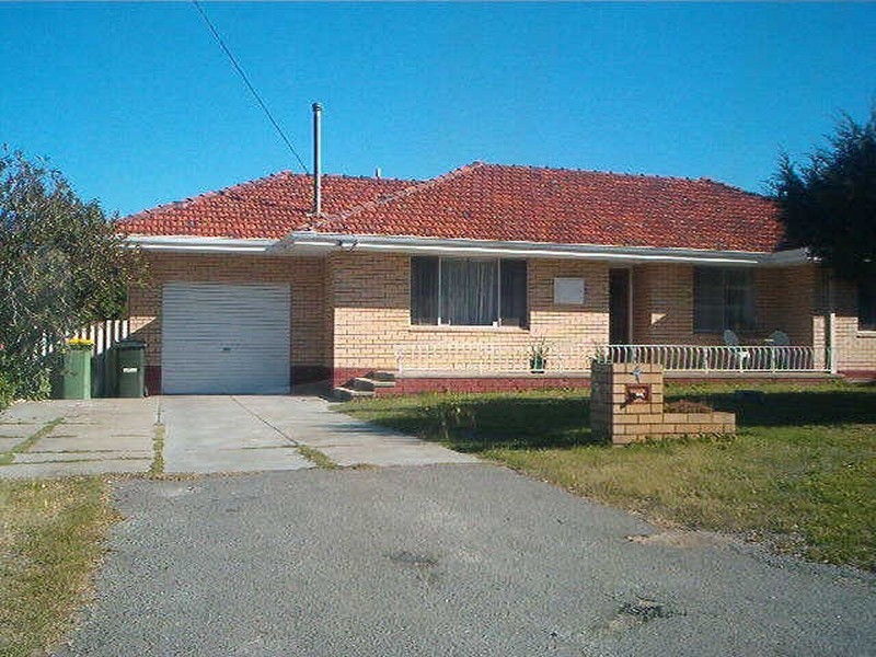4 Lyn Close, Riverton WA 6148