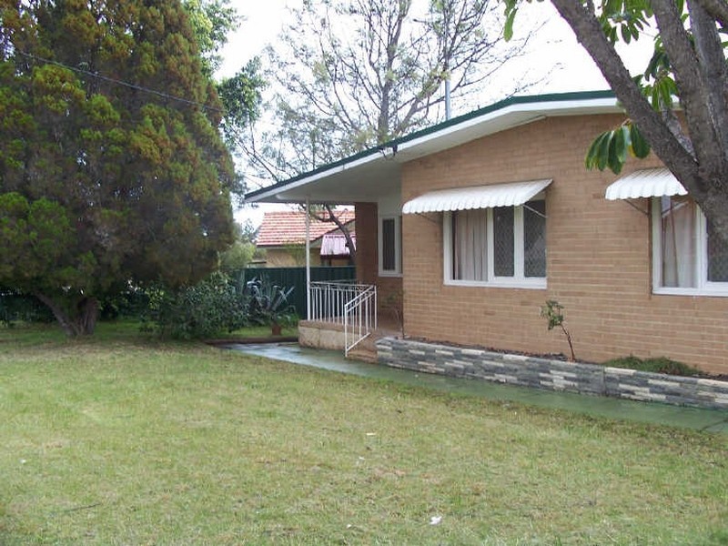 13 Brindle Street, Coolbellup WA 6163