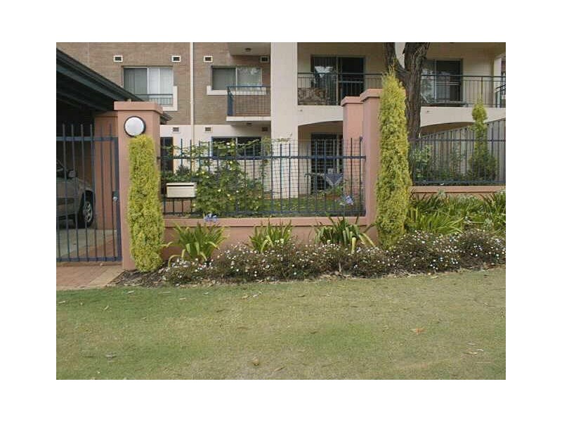 2/5 Doherty Road, Coolbellup WA 6163