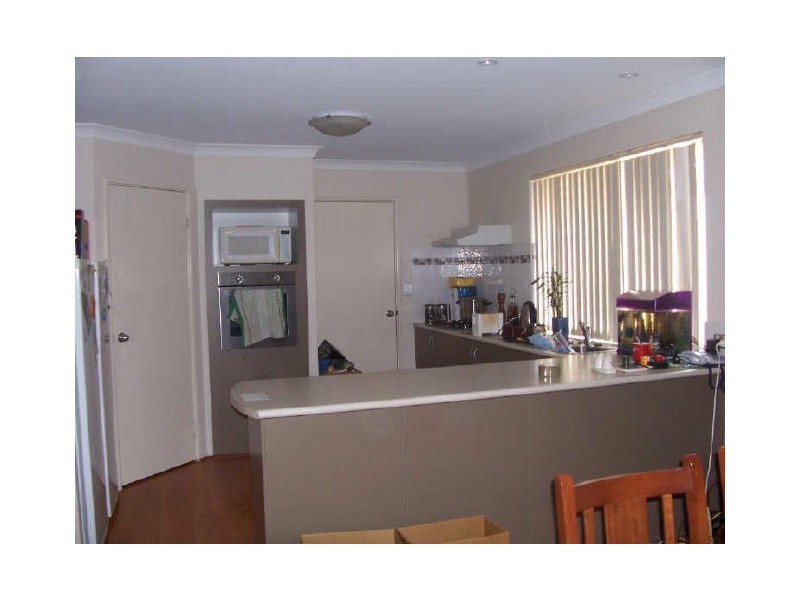 4 Roper Boulevard, Success WA 6164