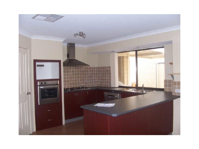 14 Monroe Turn, Success WA 6164