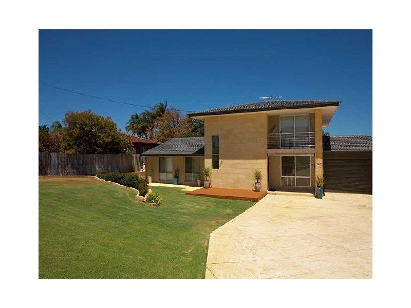 12 Hope Road, Bibra Lake WA 6163
