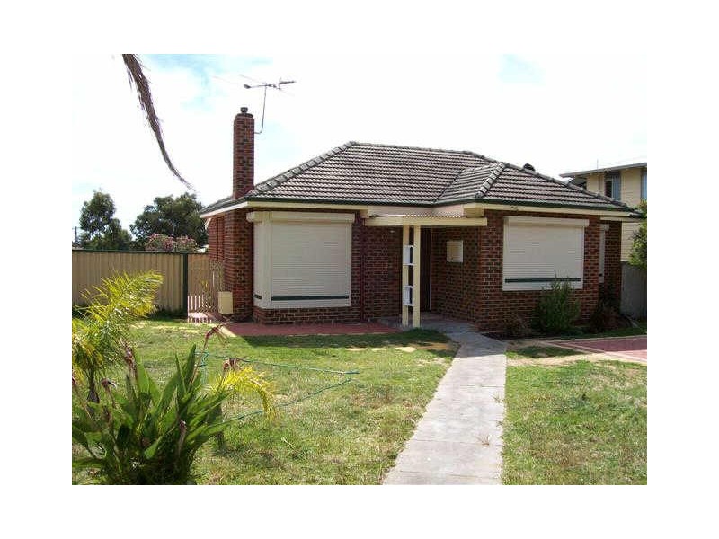 23 Greenslade Street, Hamilton Hill WA 6163