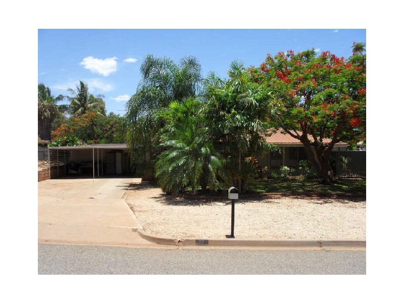 27 DeGrey Crescent, Dampier WA 6713