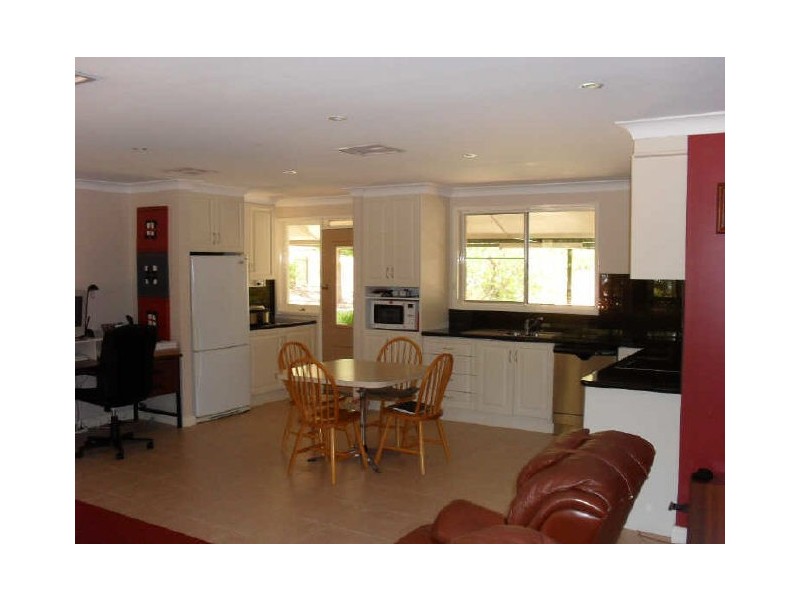 27 DeGrey Crescent, Dampier WA 6713