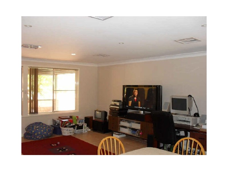 27 DeGrey Crescent, Dampier WA 6713