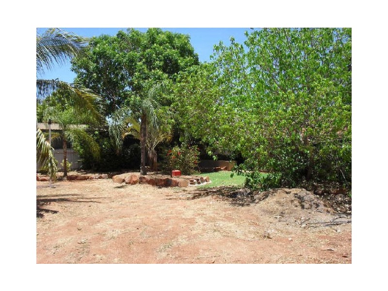 27 DeGrey Crescent, Dampier WA 6713