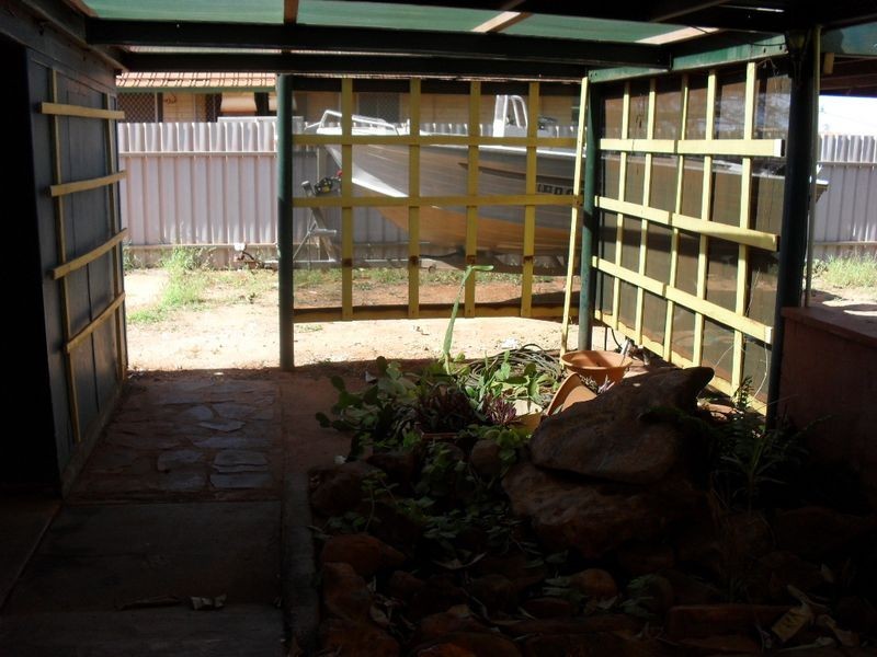 253 Yule Crescent, Dampier WA 6713