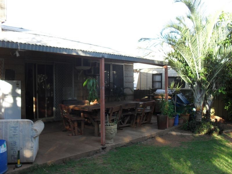 4 Watts Place, Karratha WA 6714