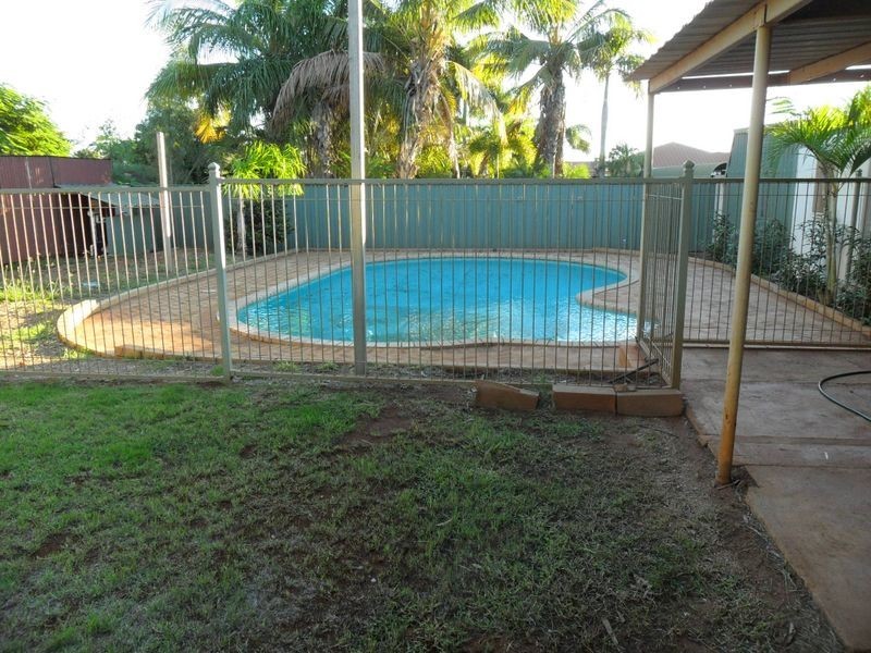 152 Giles Crescent, Dampier WA 6713