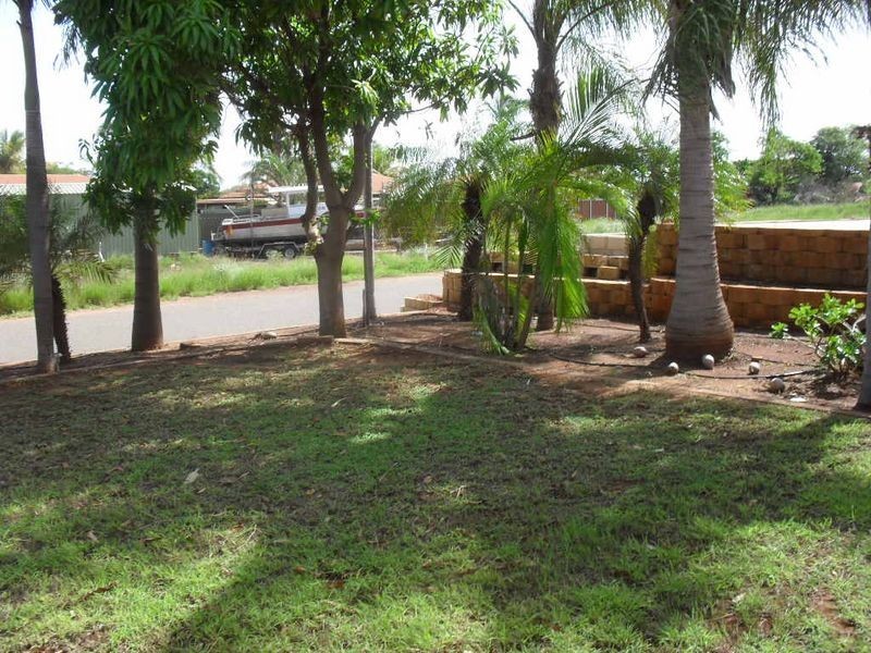 152 Giles Crescent, Dampier WA 6713