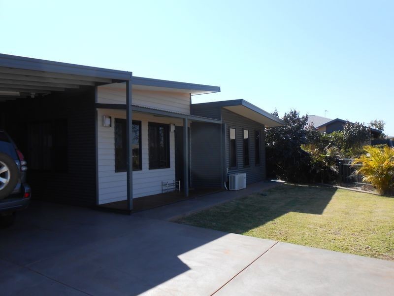 46 Brolga Meander, Nickol WA 6714