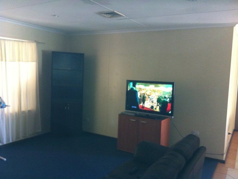 6 Barton Way, Newman WA 6753