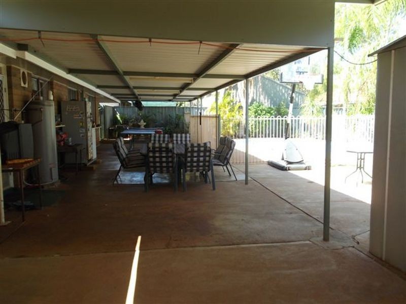 90 Oleander Street, Tom Price WA 6751
